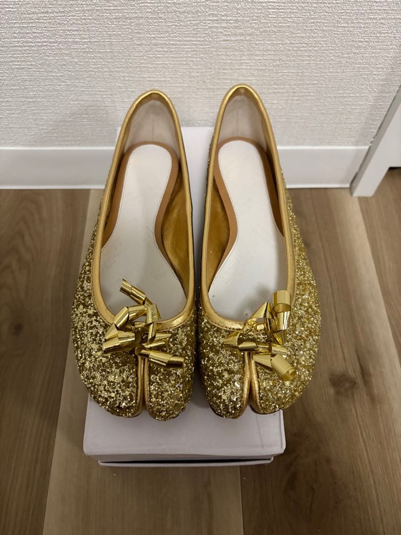 【新品】メゾンマルジェラ ゴールド グリッター 限定色 足袋シューズ　35