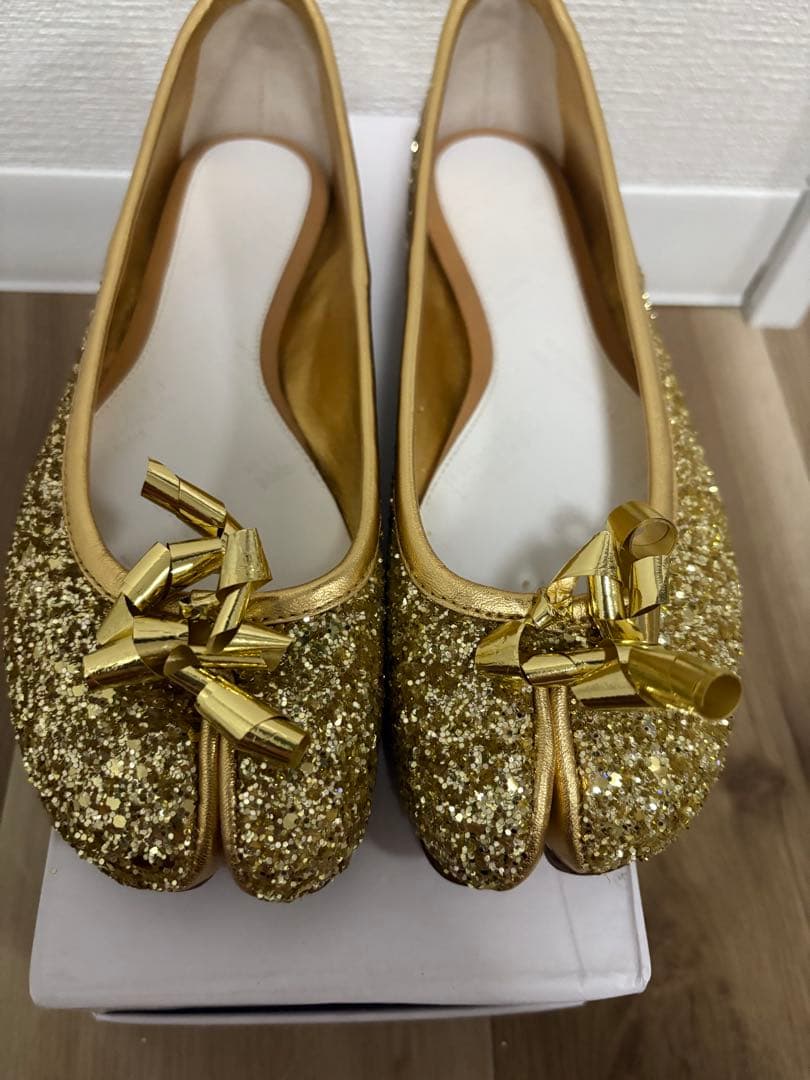 【新品】メゾンマルジェラ ゴールド グリッター 限定色 足袋シューズ　35