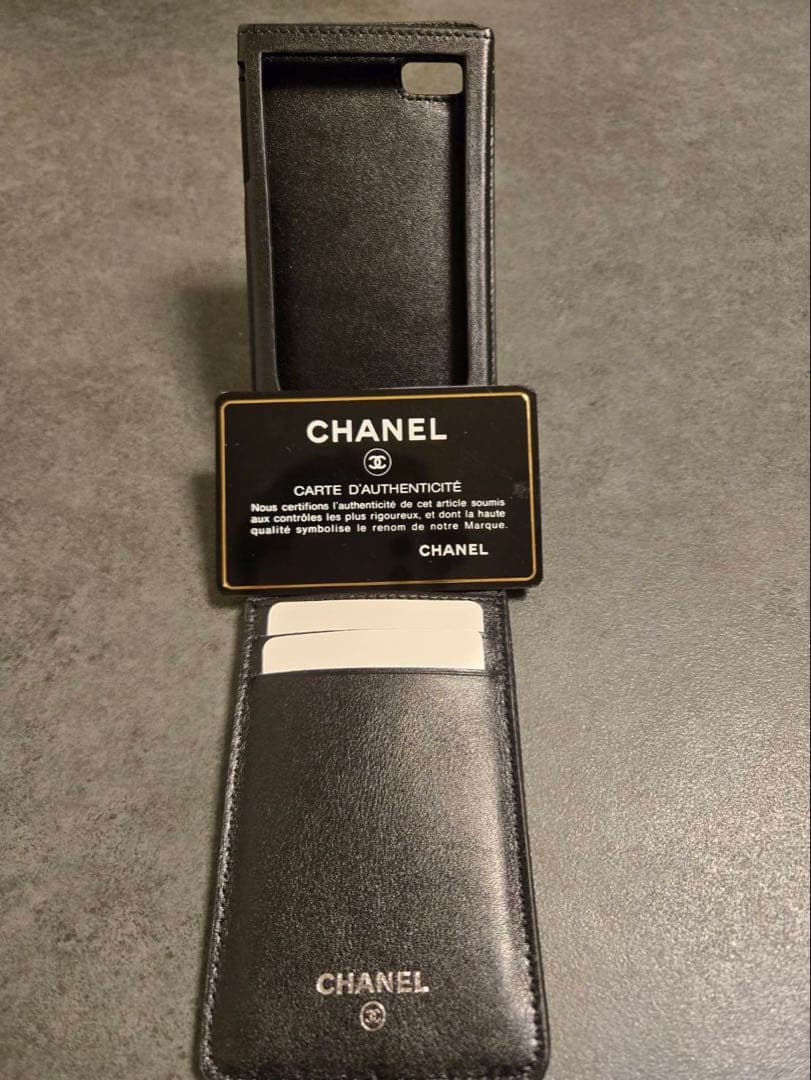 CHANEL iPhoneケース