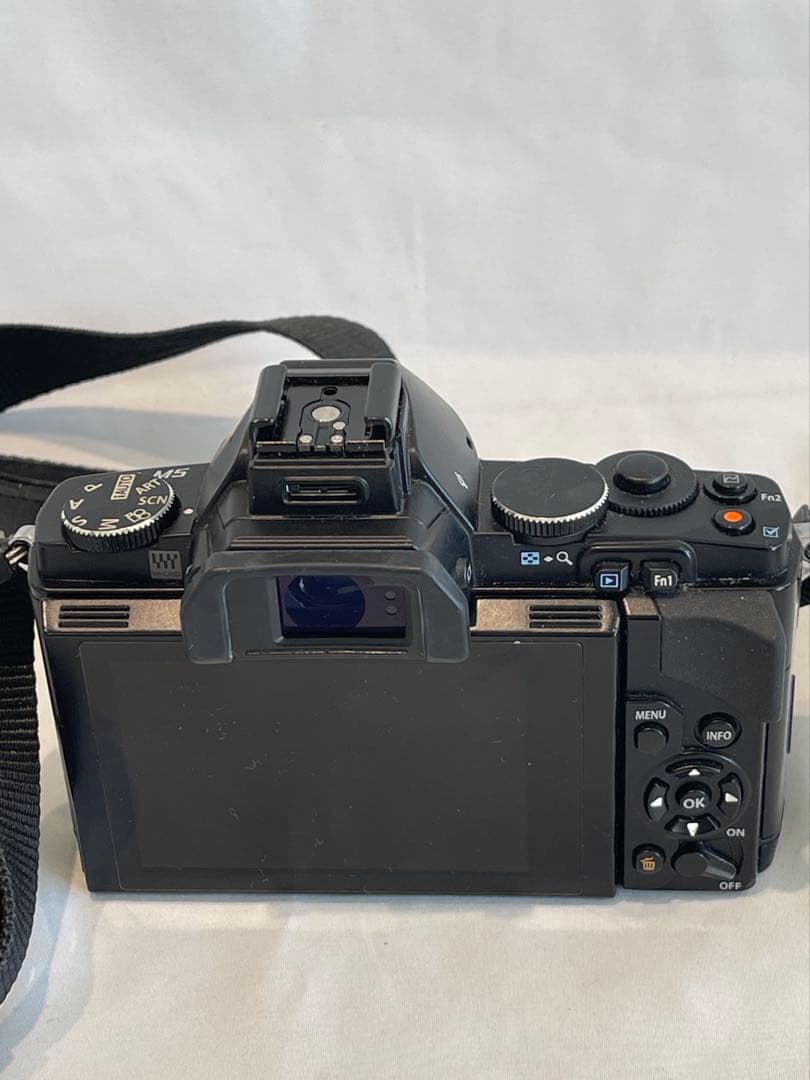お値下げ　OLYMPUS OM-D E-M5 ブラック　フラッシュ　レンズ付
