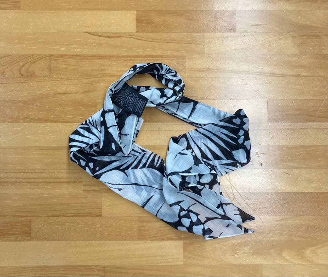 SAINT LAURENT ラバリエ スカーフ