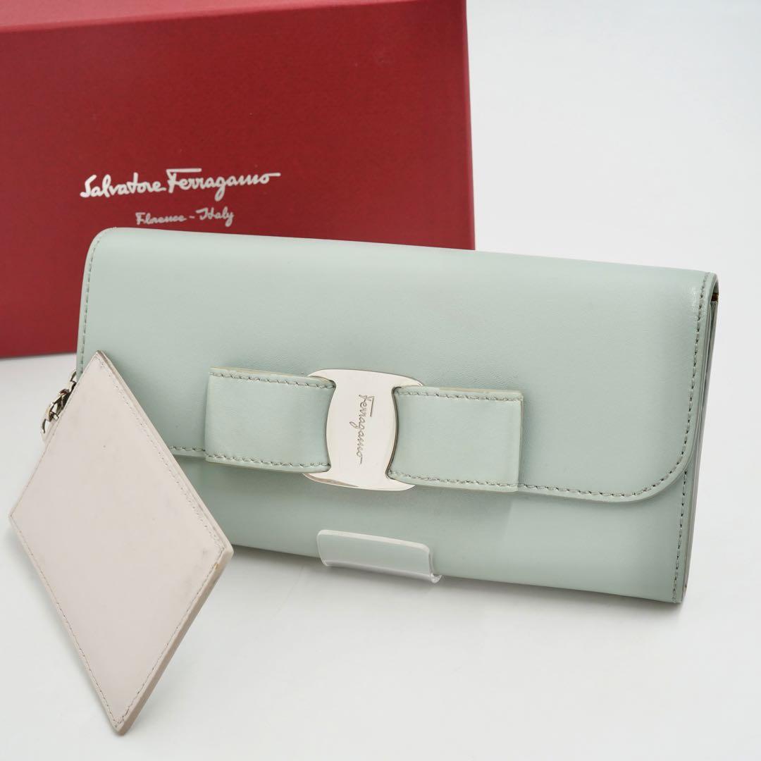 【極美品】Ferragamo 定期付　フラップ　スナップ　ヴァラリボン