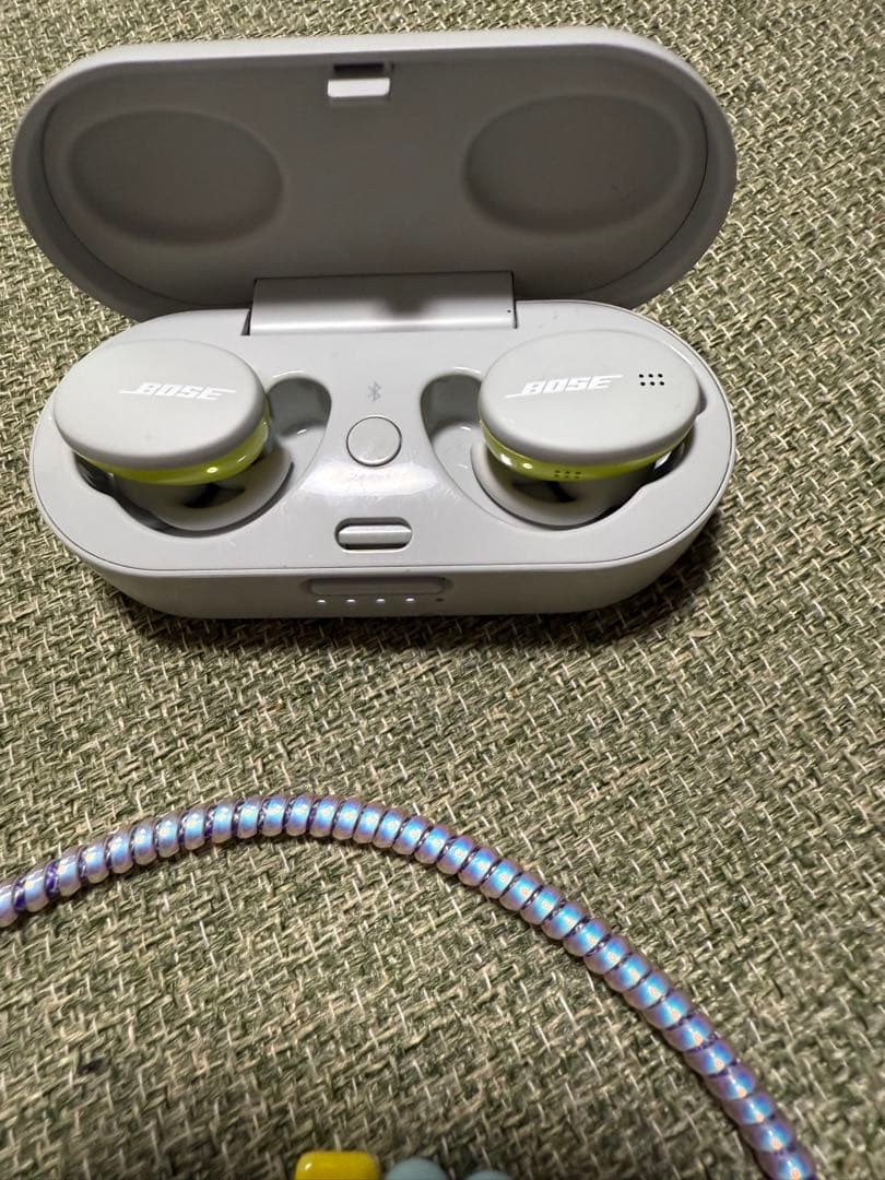 Bose ワイヤレスイヤホン 充電ケース付き