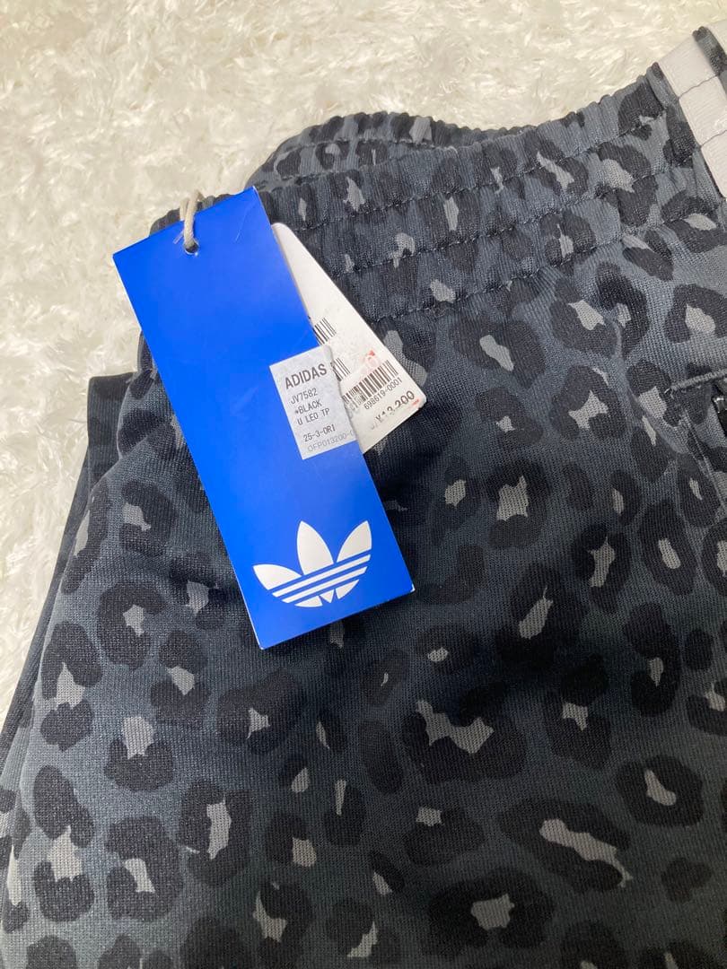 【新品タグ付き】adidas ABCマート限定 ヒョウ柄 トラックパンツ L