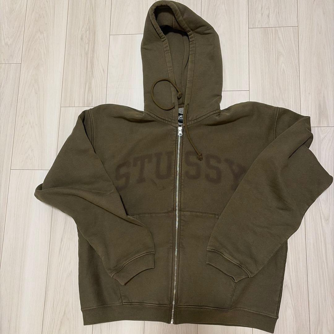 STUSSY オリーブ フーディ Mサイズ　ジップパーカー