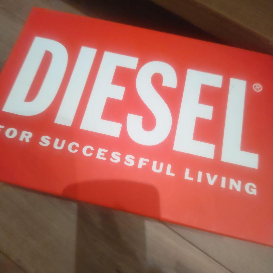 更にお値下げメタルバックル付き黒ポインテッドトゥサンダル