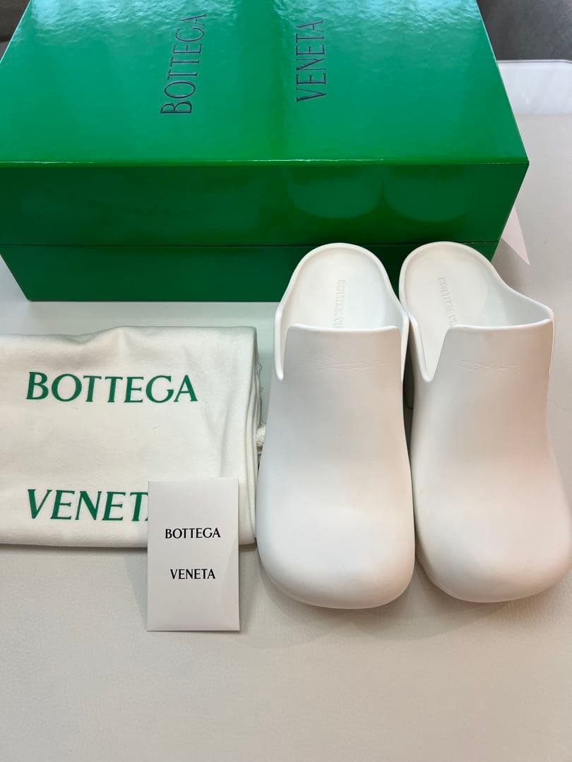 【期間限定】Bottega Veneta ホワイト クロッグサンダル