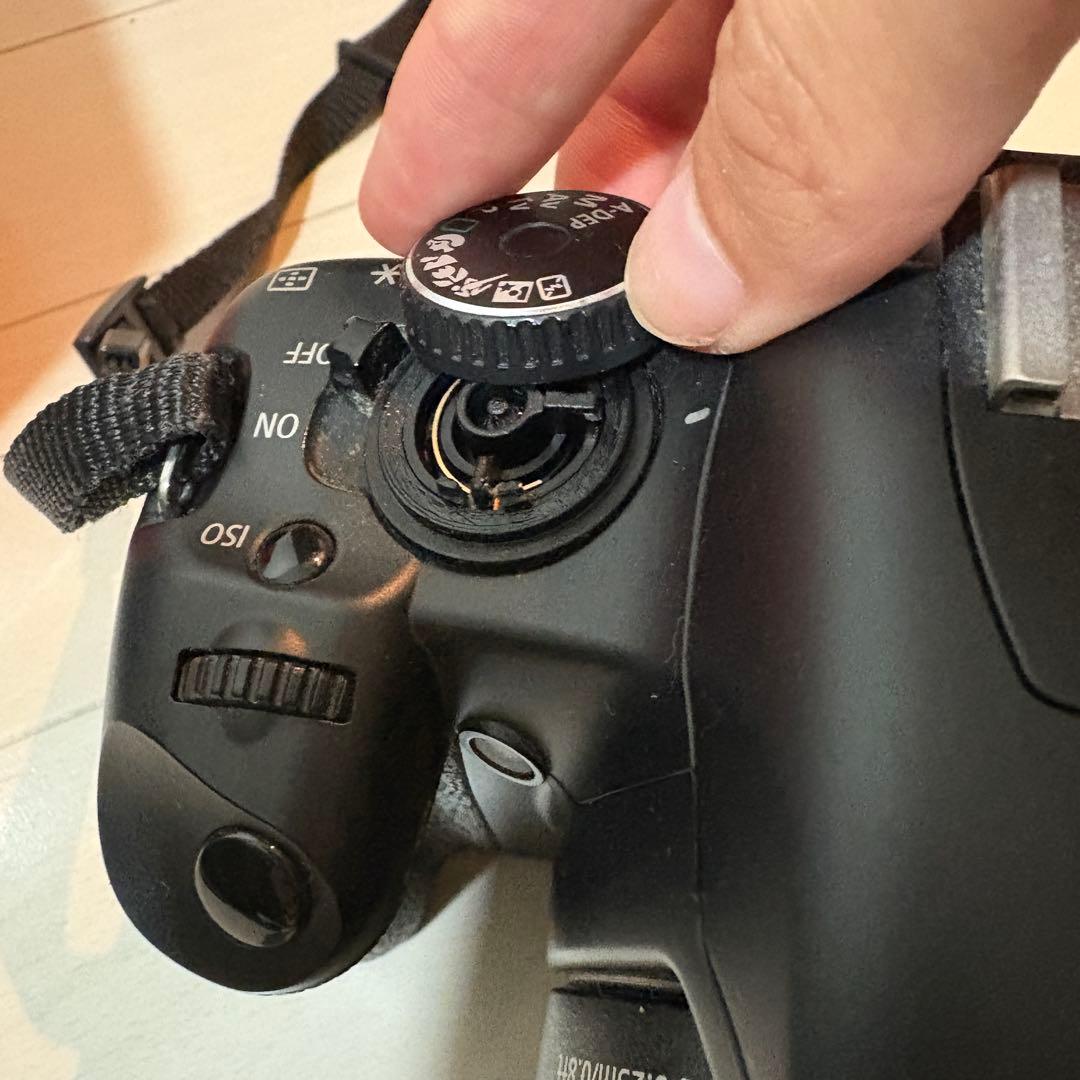 Canon キャノン　カメラ　ブラック　ジャンク品　写真　撮影　EF-S