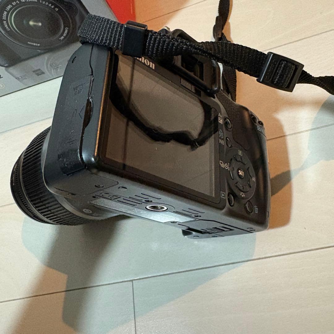 Canon キャノン　カメラ　ブラック　ジャンク品　写真　撮影　EF-S