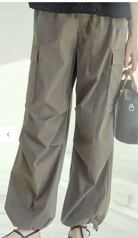 オンワード樫山23区SLOWミリタリーストレッチタフタカーゴパンツ