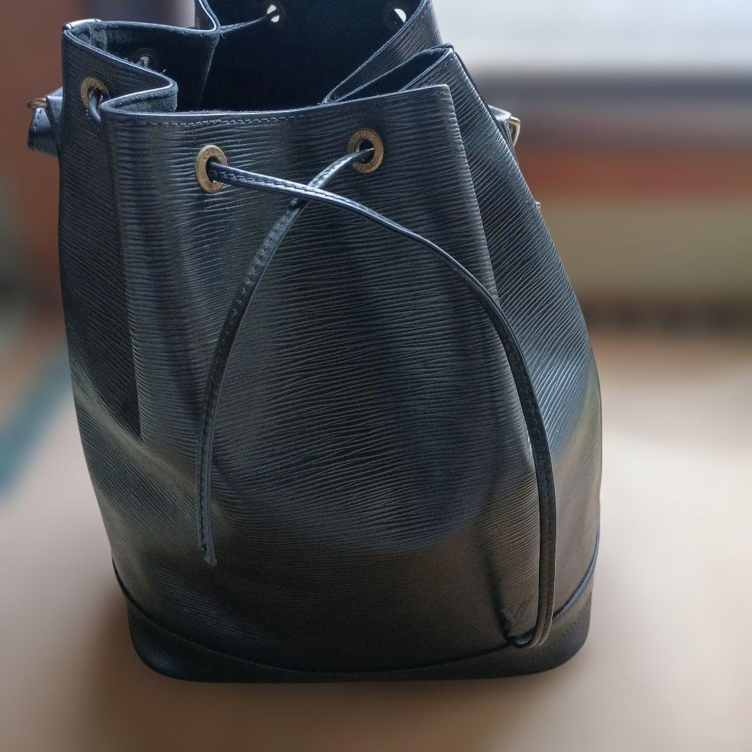 ショルダーバッグ ブラック