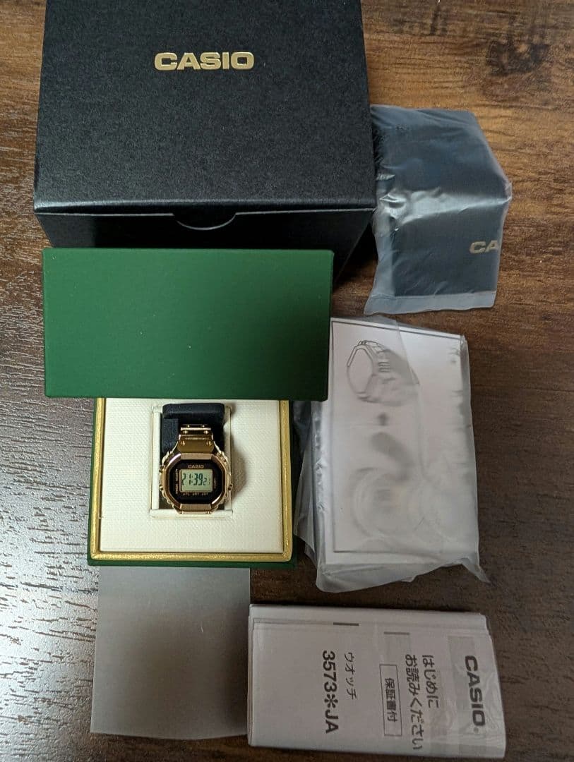 CASIO リングウォッチ ゴールド　　　未使用　CRW-001G-9JR