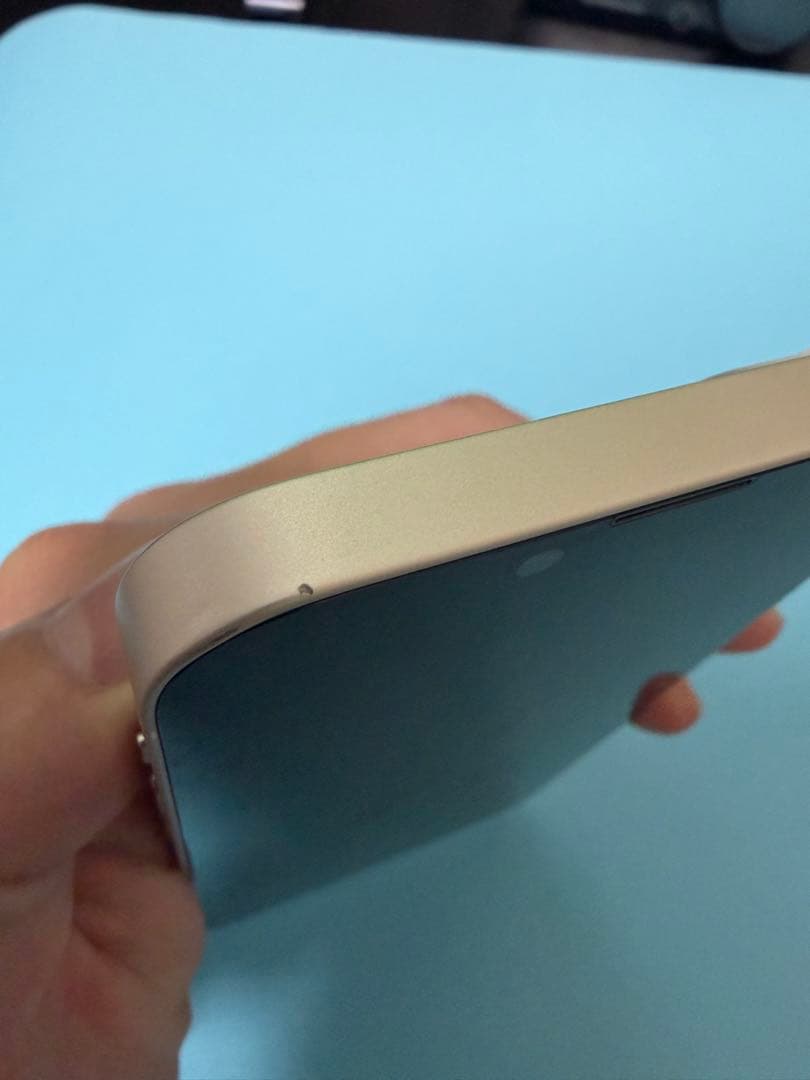 iPhone14 本体 128GB スターライト　SIMフリー9H画面フィルム付