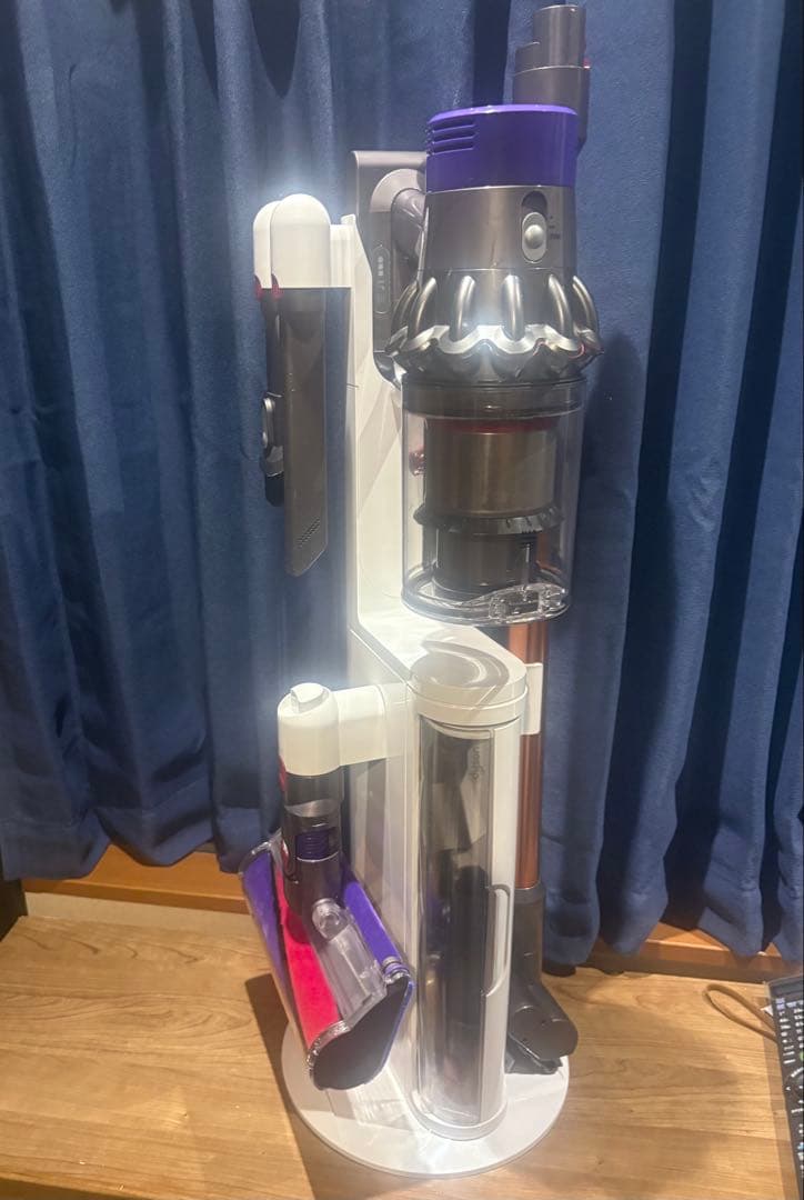 【美品】DysonV10 fluffy SV12 フロアドック　新品ツール多数