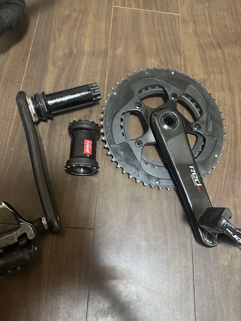 SRAM RED クランクセット ボトムブラケット付き