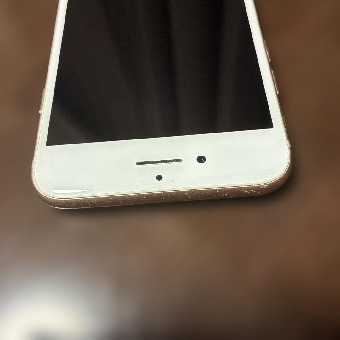 iPhone8 本体　ゴールド