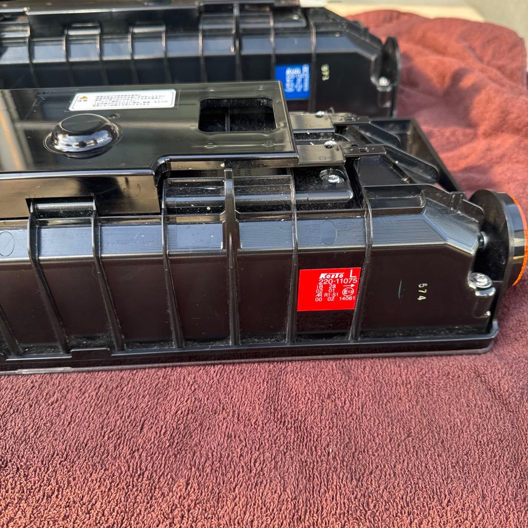 小糸製作所　LED テールランプ　左右セット　ノーマルターン　24v トラック