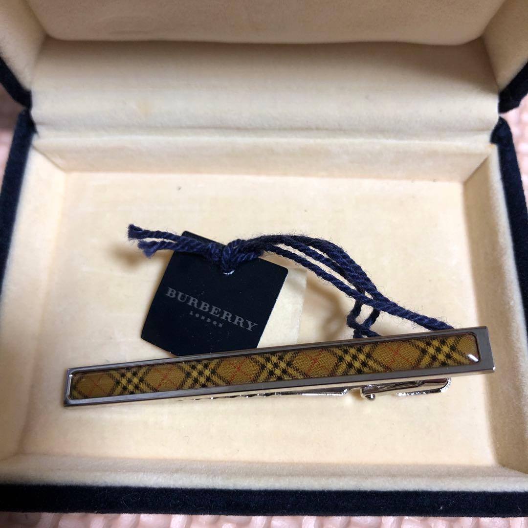 未使用　バーバリーロンドン　ネクタイピン　ベージュ　ノバチェック