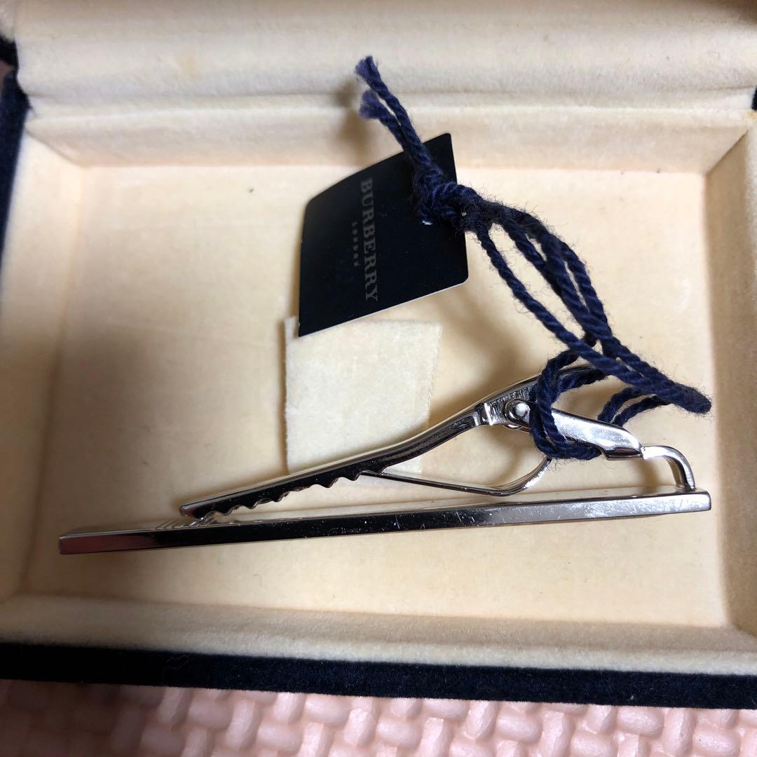 未使用　バーバリーロンドン　ネクタイピン　ベージュ　ノバチェック