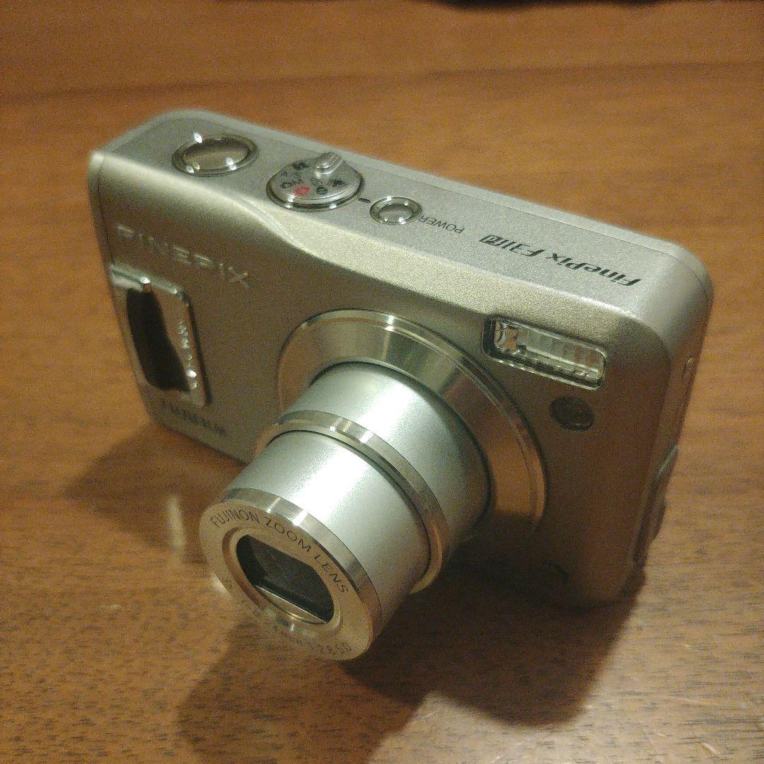 富士フィルム　Fujifilm FinePix F31fd　デジカメ