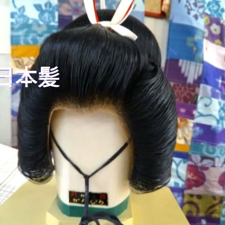 黒い伝統的な日本髪