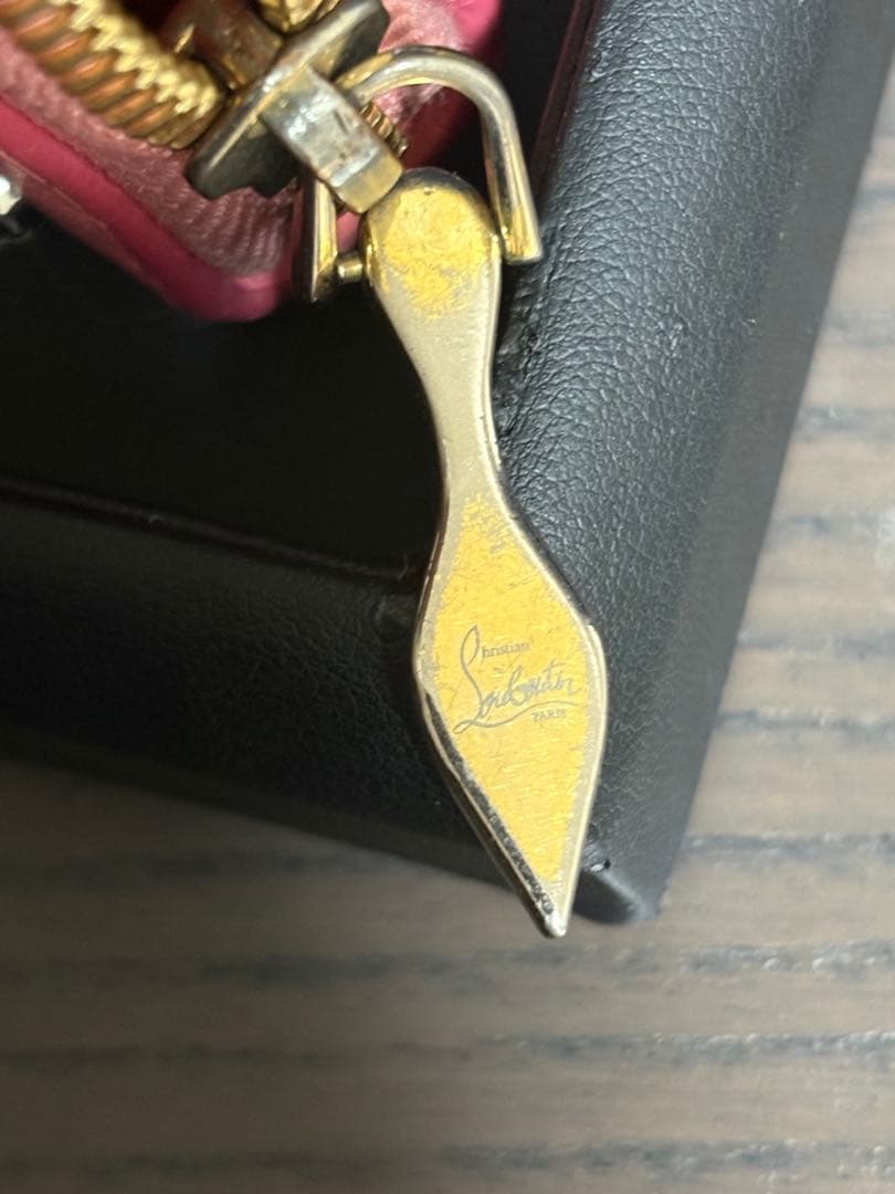 クリスチャンルブタン長財布