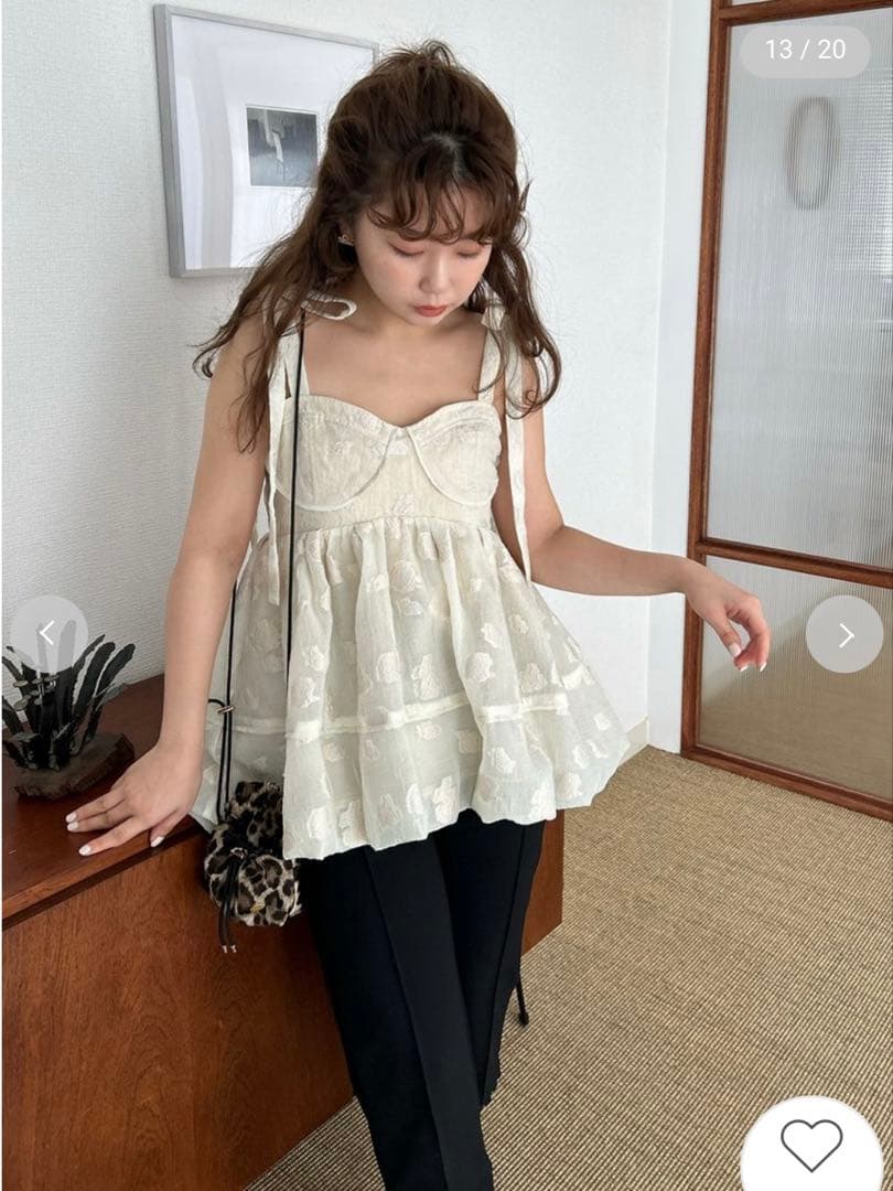 lily brown シアージャガードペプラムトップス