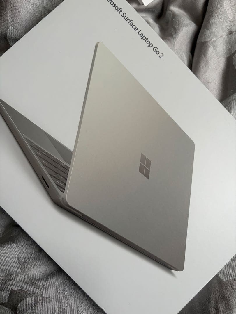 Microsoft Surface Laptop Go 2 本体