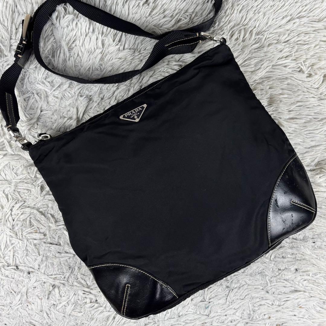 美品 PRADA ナイロン ショルダーバッグ 三角プレート 斜め掛け ブラック
