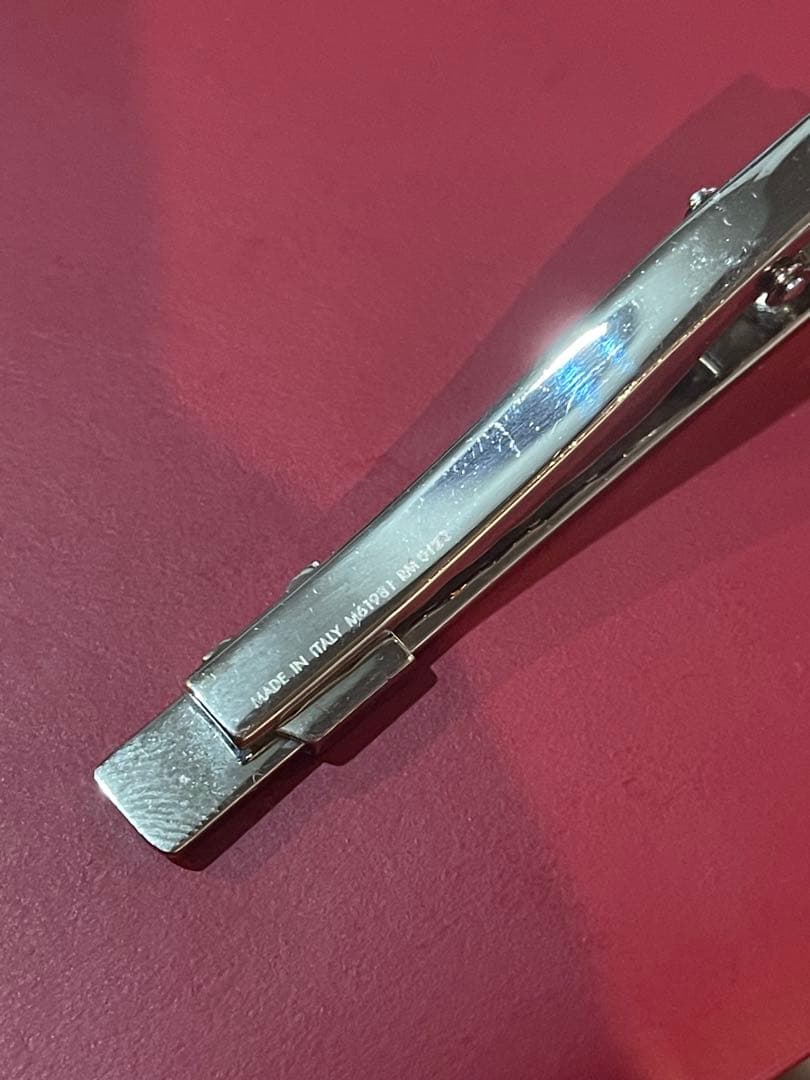 LOUISVUITTONシルバー ネクタイピン シンプルデザイン