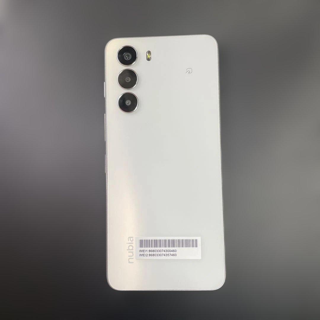 Nubia5G SIMフリースマートフォン 本体 ホワイト