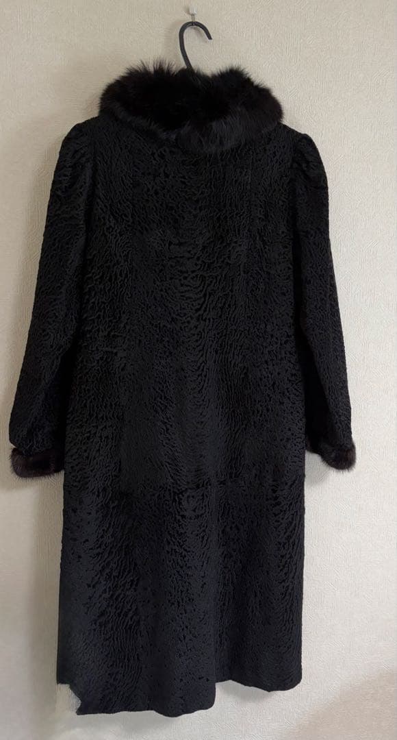 スワカラ　カラクルラム　アストラカン　フォックスファー襟　袖口ミンクロングコート