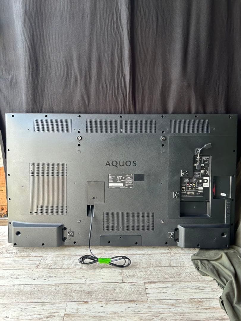 シャープ　AQUOS 50インチ液晶テレビ　※スタンドなし