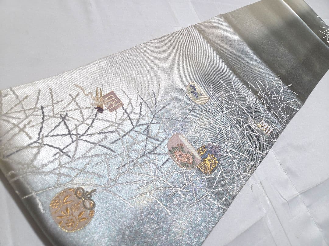 B5◆着物くつろぎ 美品 光琳 有職姫芝文様 金銀 六通 正絹 フォーマルな袋帯