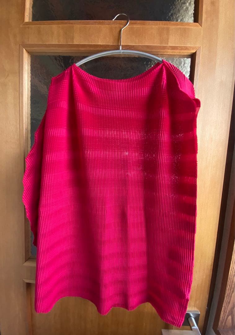 美品★me ISSEY MIYAKEイッセイミヤケ ピンクプリーツトップス