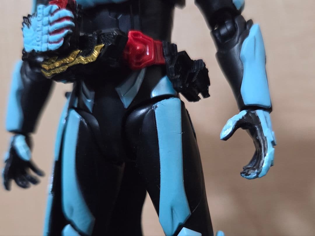 ブ*読様 S.H.Figuarts 仮面ライダーセイバー プリミティブドラゴン