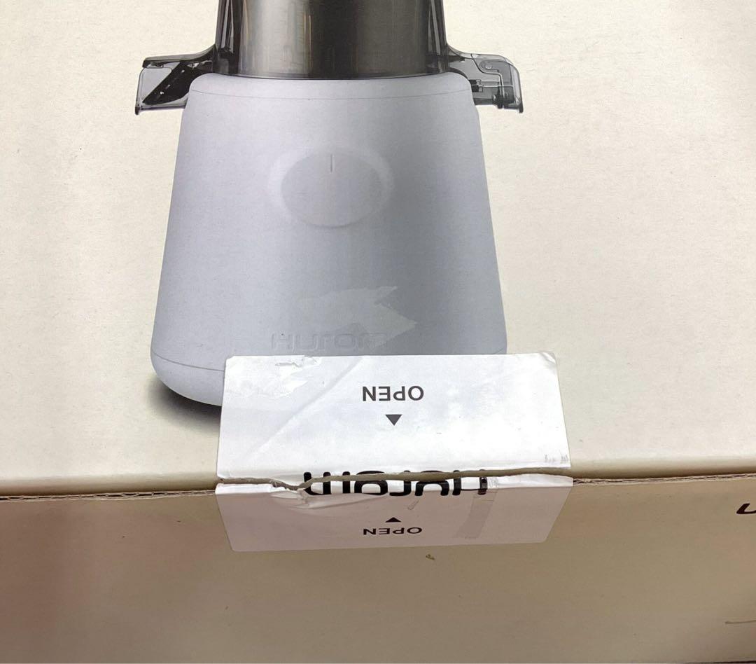 ホワイト梅田様　Hurom スロージューサ　ホワイト×1 ブルー×2