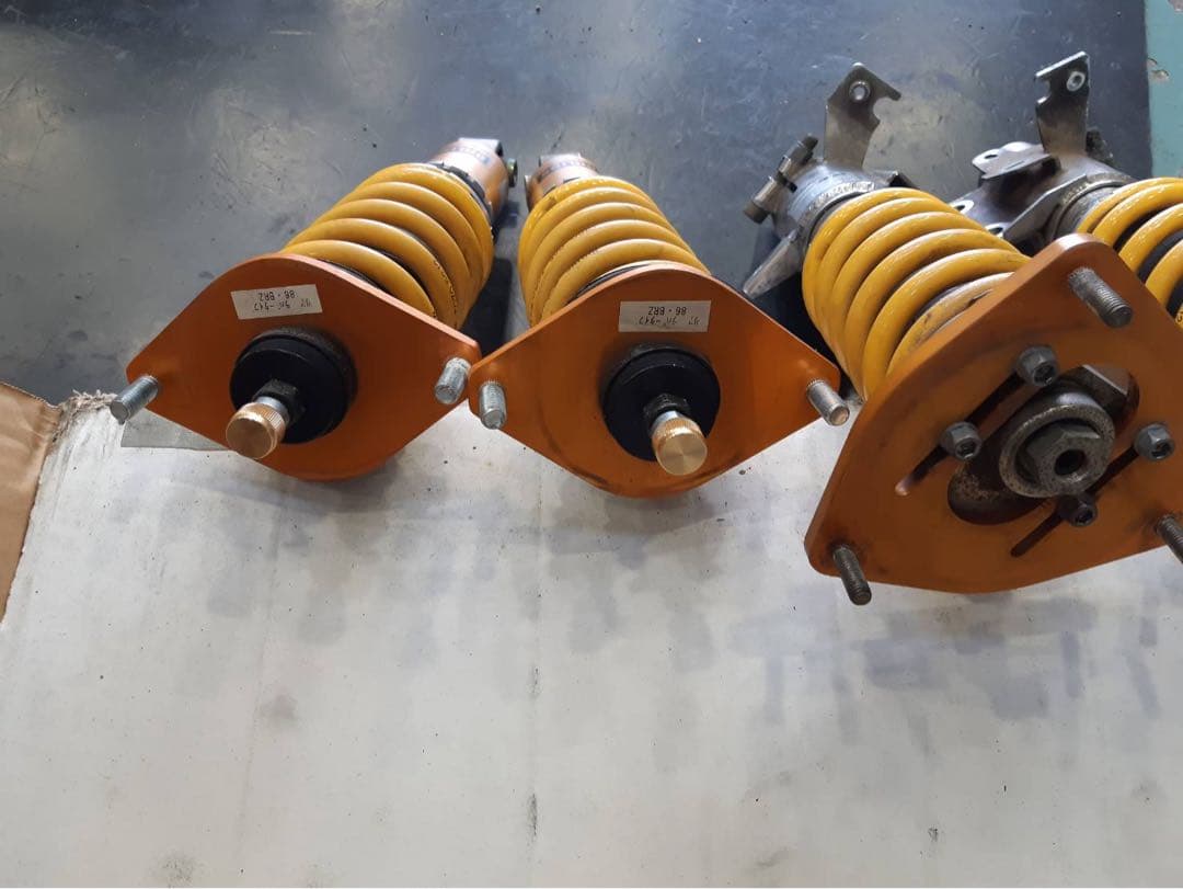 中古サスペンションKIT メーカー　オーリンズ
