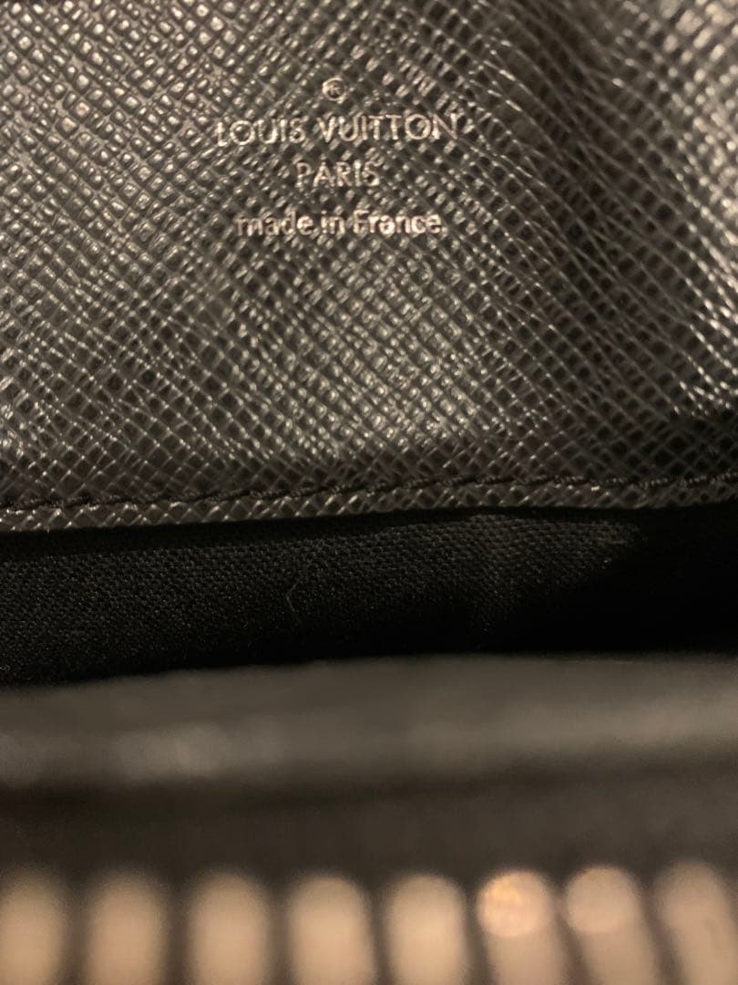 Louis Vuitton タイガ ポルトドキュマン ロザン M30052