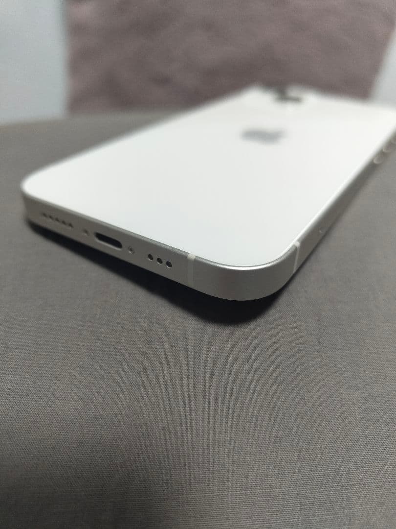 美品！SIMフリー Apple iPhone13 128GB スターライト