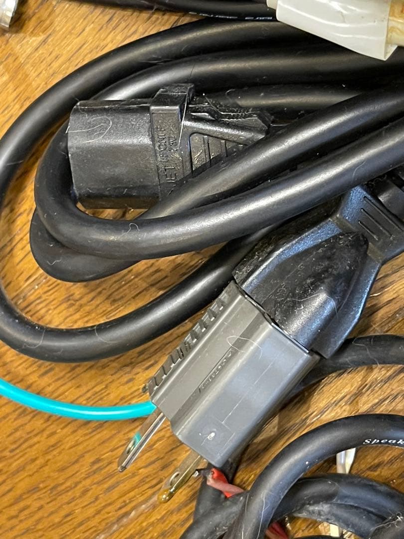 オーディオ ケーブル　プラグ 類　画面全部　映像　カラオケ