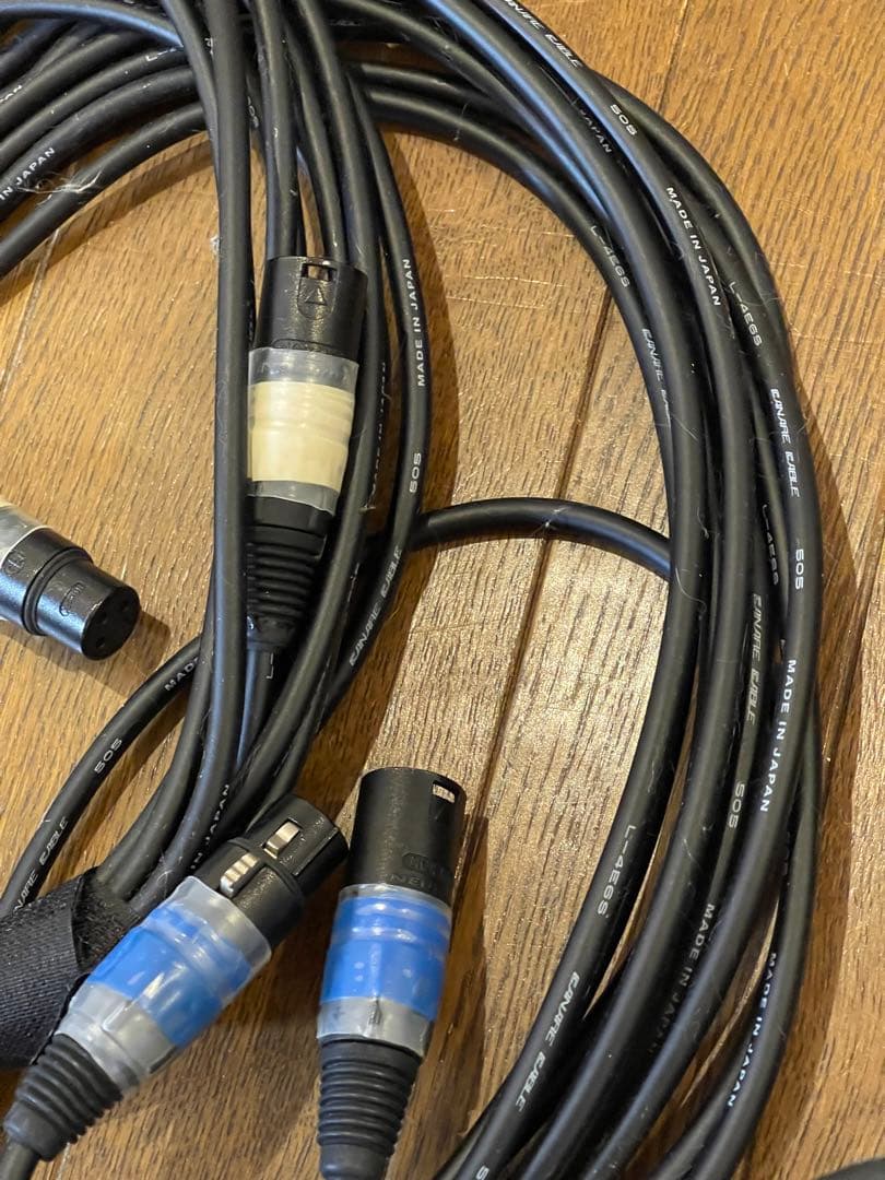 オーディオ ケーブル　プラグ 類　画面全部　映像　カラオケ