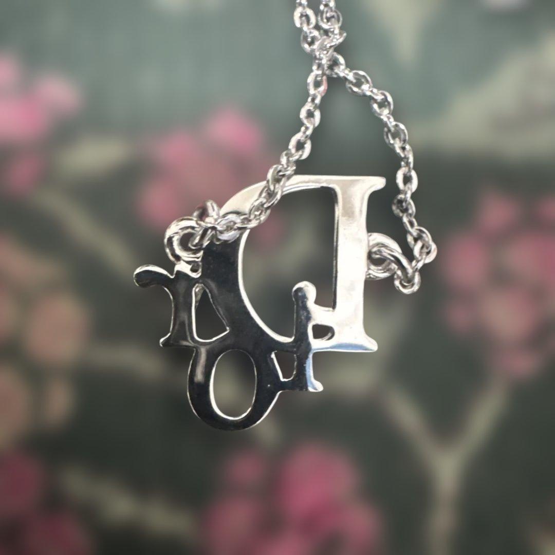 本日限定値下げDior ロゴネックレス シルバー クリスタル