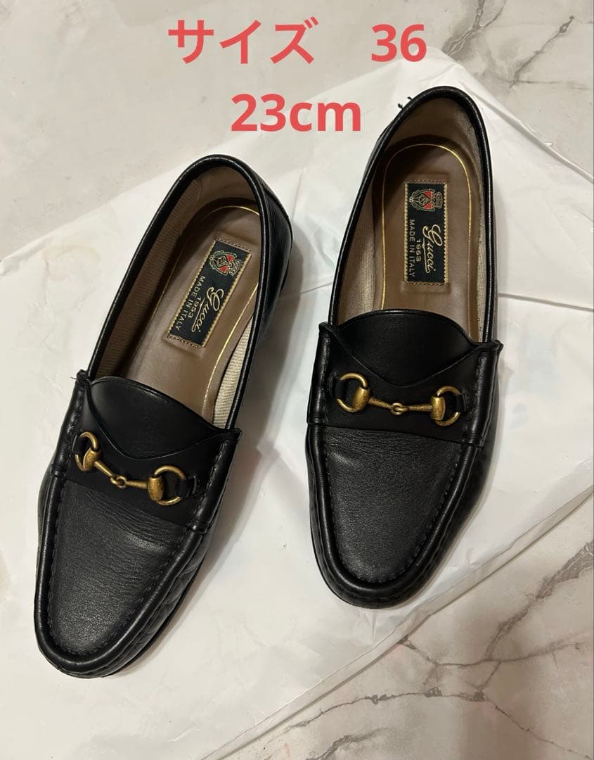 GUCCI ブラックレザー ローファー ゴールド金具　23