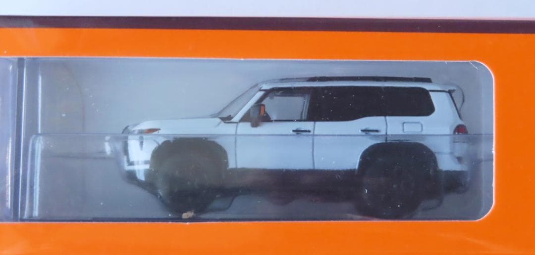 服*明様 【新品】 レクサス GX オーバートレイル＋ ホワイト 1/64 ミニ