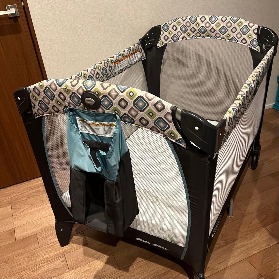 【Graco グレコ】ベビーベッド　ポータブルナッパー＆バシネット付プレイヤード
