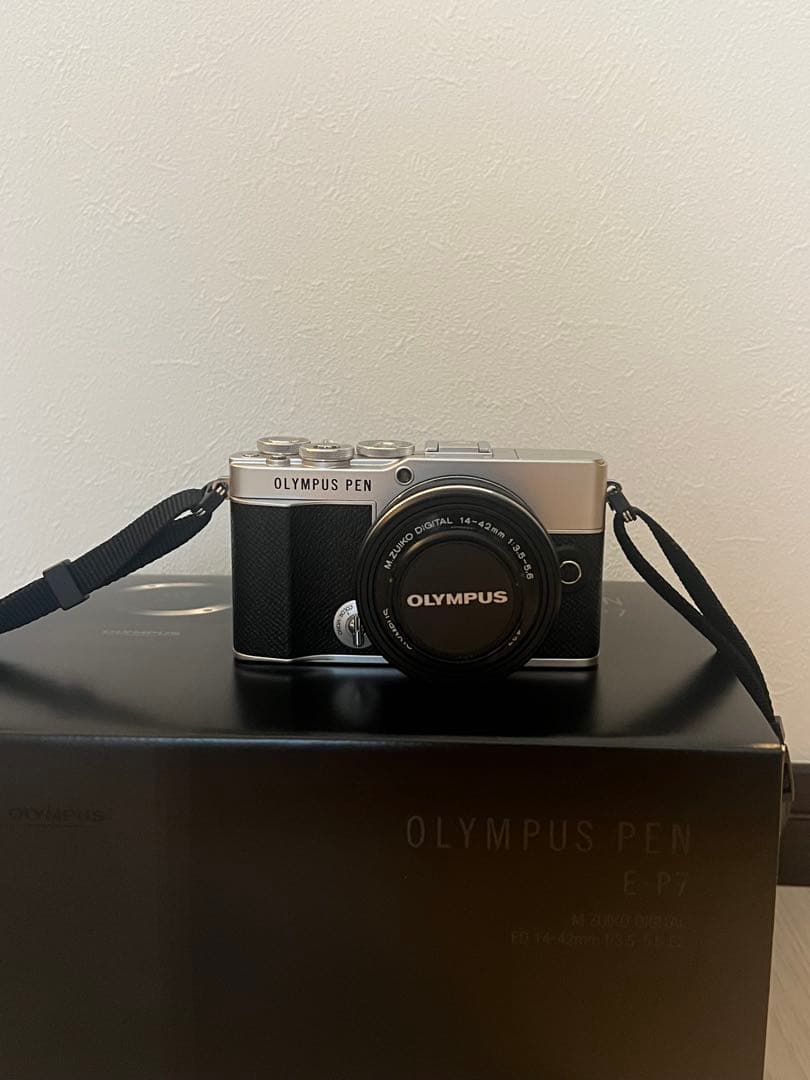 OLYMPUS PEN E-P7 ミラーレス一眼カメラ　レンズキット