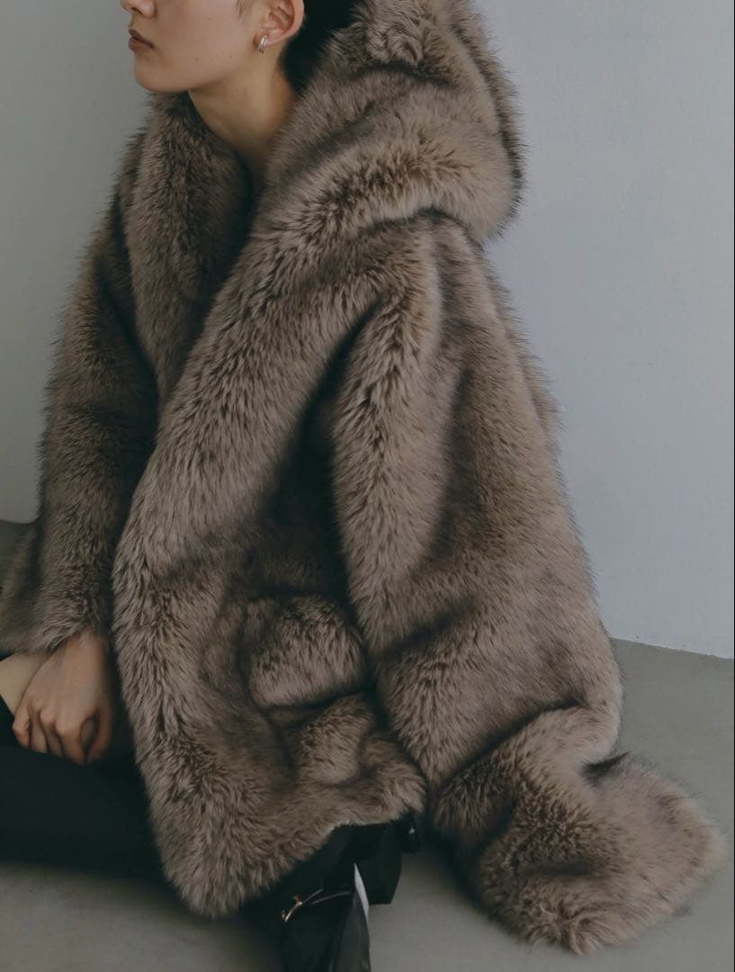 ジャケット・アウター THINK FUR Fox Like Fur Hoodie Coat