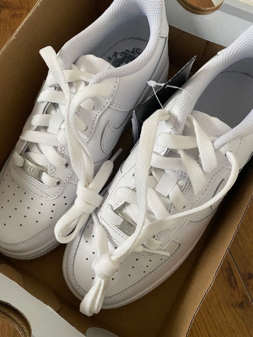 NIKE エアフォース1 22cm 新品