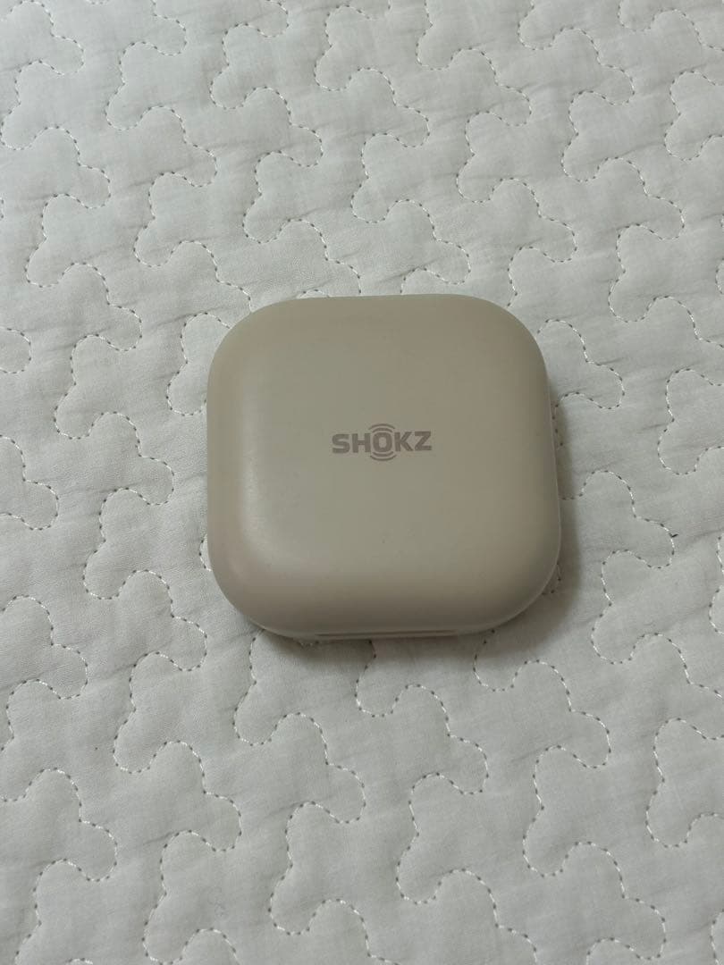 【送料無料】SHOKZ ワイヤレスイヤホン ベージュ 充電ケース付き
